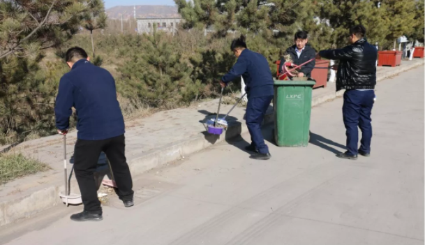 文明创建我先行 ——米兰网页版·官方端入口-米兰online(中国)
团委开展环境卫生整治志愿活动(图2)