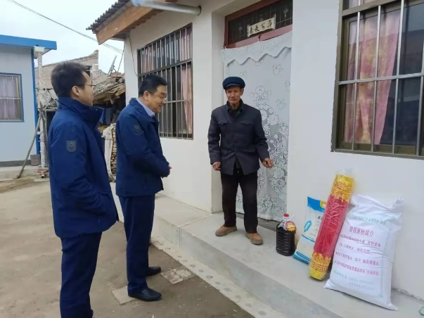 米兰网页版·官方端入口-米兰online(中国)
深入帮扶村开展春节慰问(图2)
