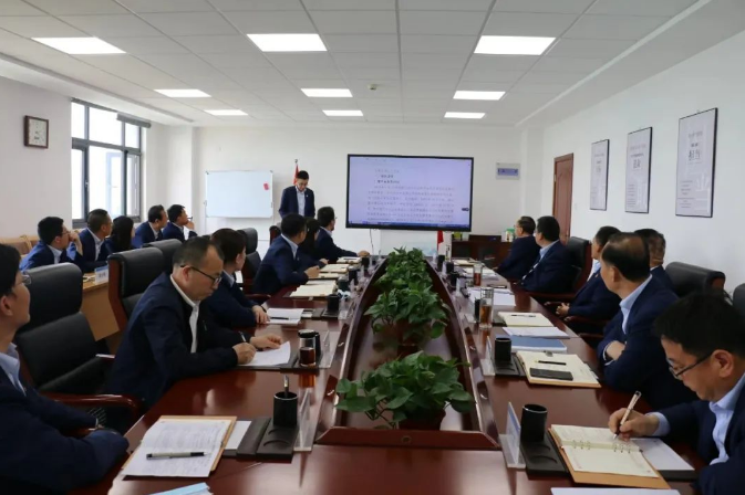 米兰网页版·官方端入口-米兰online(中国)
召开党委理论中心组集体学习会议(图2)